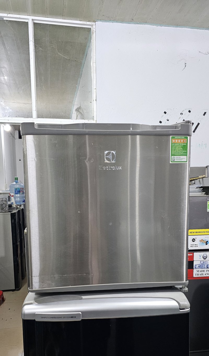 Tủ lạnh electrolux 50L