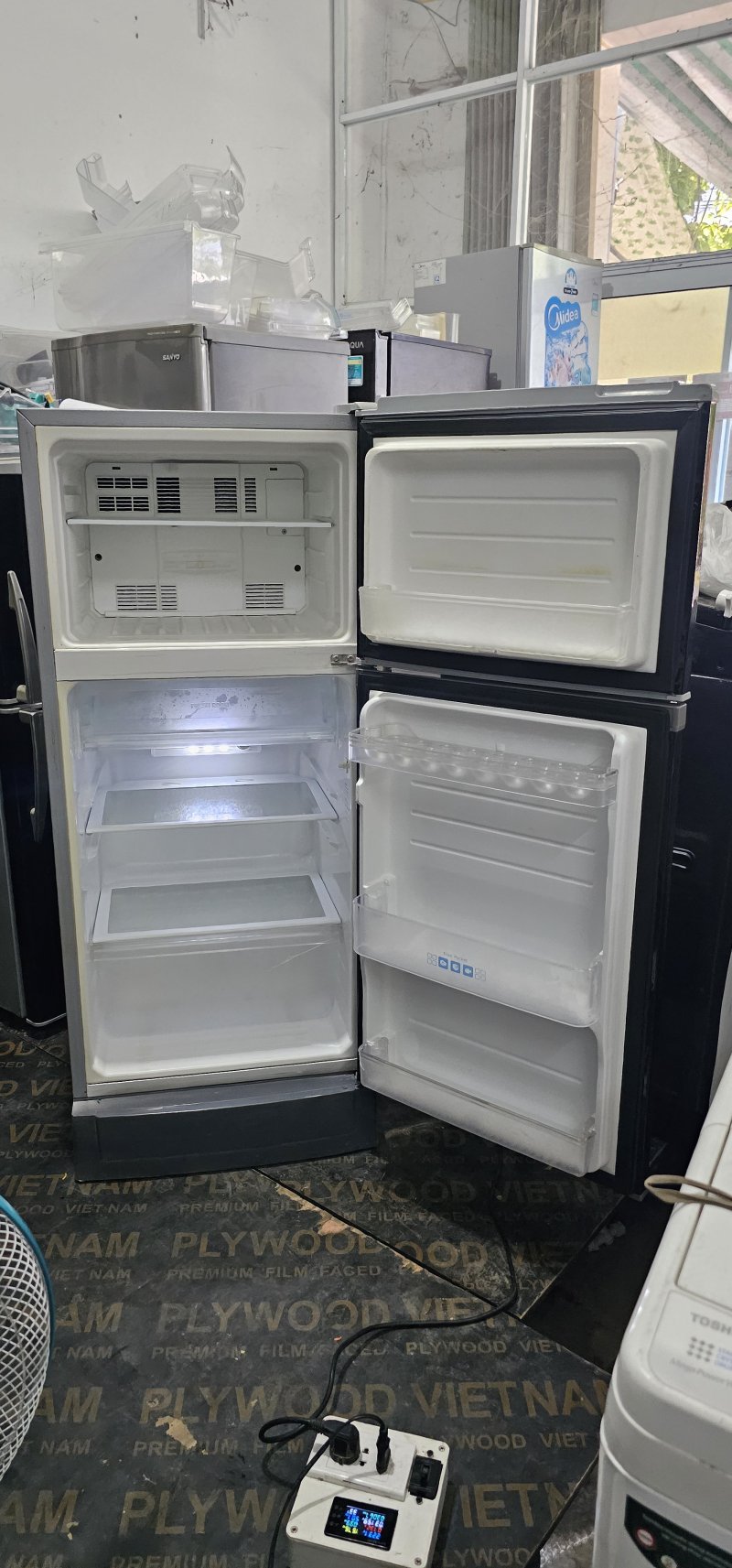 Tủ lạnh Sharp 165L