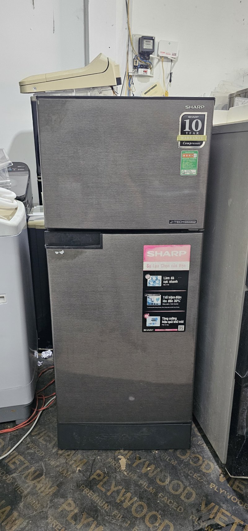 Tủ lạnh Sharp invetert 165L