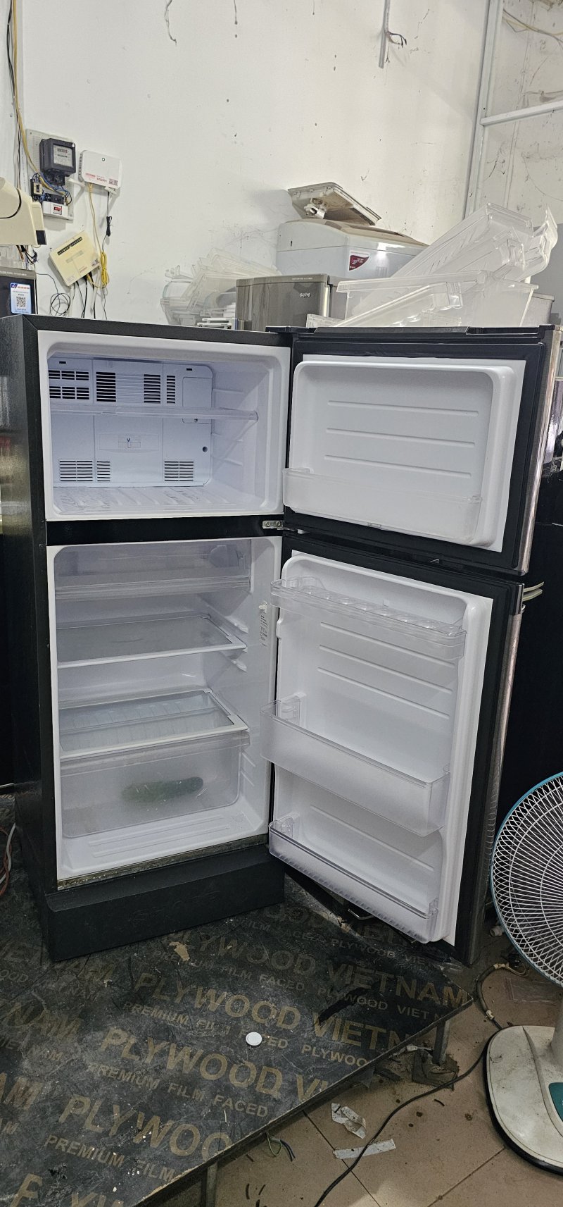Tủ lạnh Sharp invetert 165L