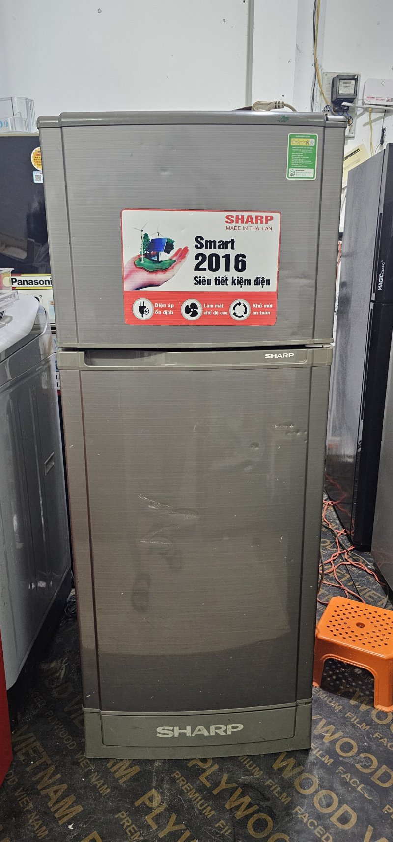 Tủ lạnh Sharp 180L