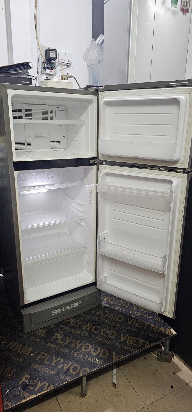 Tủ lạnh Sharp 180L