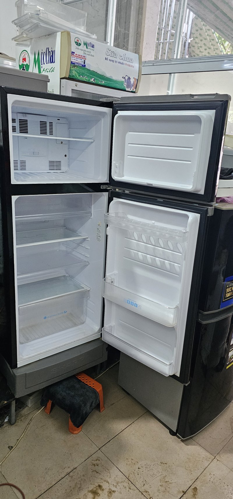 Tủ lạnh Sharp 180L